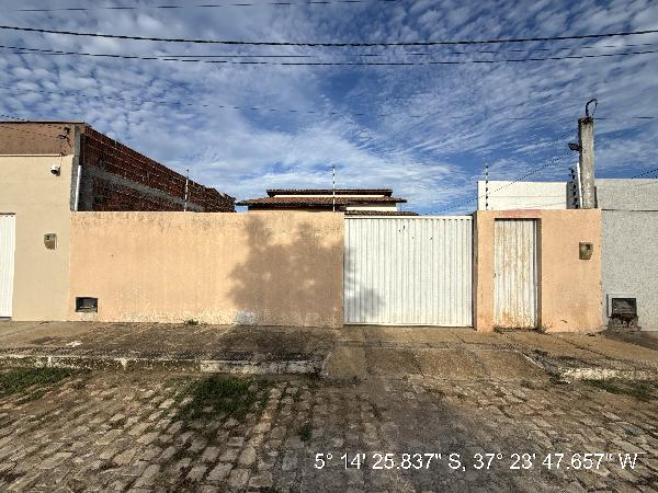 Vende-se em Mossoro-RN  Casa, 58.60 de área total, 58.60 de área privativa, 200.00 de área do terreno,  2_qto(s), a.serv, WC, 1_sala(s), cozinha, 1_vaga(s) de garagem.