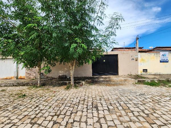 Vende-se em Mossoro-RN  Casa, 58.60 de área total, 58.60 de área privativa, 200.00 de área do terreno,  2_qto(s), varanda, a.serv, WC, 1_sala(s), cozinha.