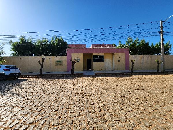 Vende-se em Mossoro-RN  apto, 73.50 de área total, 53.35 de área privativa,  2_qto(s), a.serv, WC, 1_sala(s), cozinha, 1_vaga(s) de garagem.