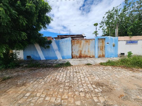 Vende-se em Mossoro-RN  Casa, 58.60 de área total, 58.60 de área privativa, 200.00 de área do terreno,  2_qto(s), a.serv, WC, 1_sala(s), cozinha.