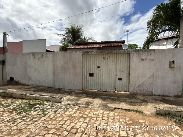 Vende-se em Mossoro-RN  Casa, 58.60 de área total, 58.60 de área privativa, 200.00 de área do terreno,  2_qto(s), varanda, a.serv, WC, 1_sala(s), cozinha.