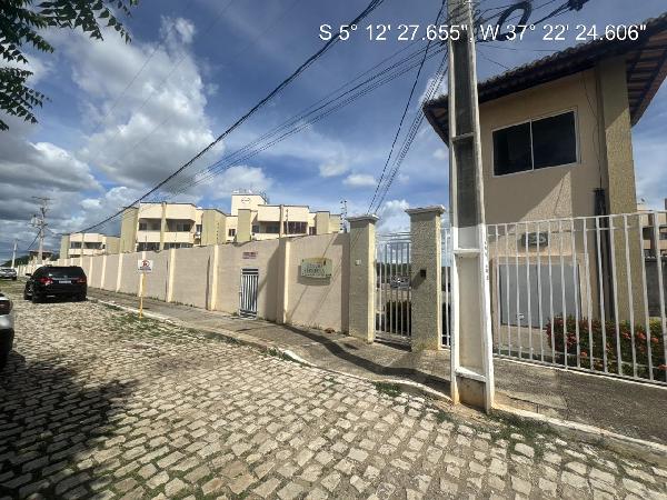 Vende-se em Mossoro-RN  apto, 56.06 de área total, 48.83 de área privativa,  2_qto(s), a.serv, WC, 1_sala(s), cozinha.