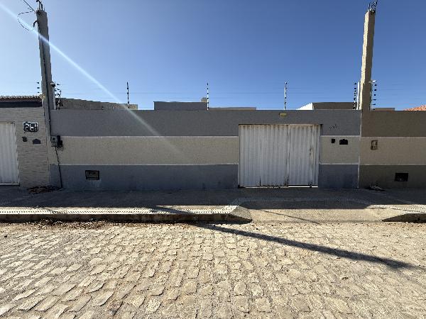 Vende-se em Mossoro-RN  Casa, 77.55 de área total, 77.55 de área privativa, 200.00 de área do terreno,  2_qto(s), a.serv, WC, 1_sala(s), cozinha.