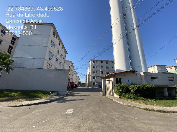 Vende-se em Mesquita-RJ  apto, 84.73 de área total, 42.90 de área privativa,  2_qto(s), WC, 1_sala(s), cozinha, 1_vaga(s) de garagem.