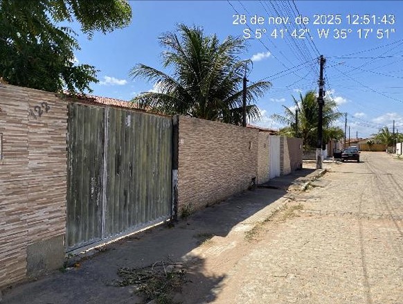 Vende-se em Extremoz-RN  Casa, 70.27 de área total, 70.27 de área privativa, 200.54 de área do terreno,  2_qto(s), a.serv, WC, 1_sala(s), cozinha, Terraco, 1_vaga(s) de garagem.