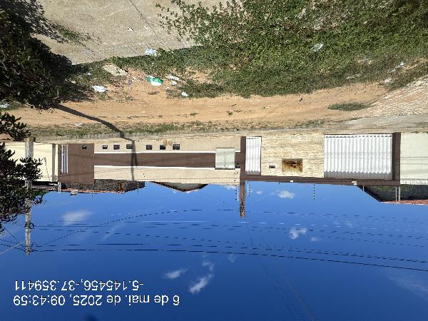 Vende-se em Mossoro-RN  Casa, 57.55 de área total, 55.32 de área privativa,  2_qto(s), a.serv, WC, 1_sala(s), cozinha, 1_vaga(s) de garagem.