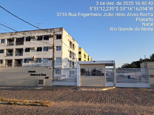 Vende-se em Natal-RN  apto, 57.48 de área total, 51.56 de área privativa,  2_qto(s), varanda, WC, 1_sala(s), cozinha, 1_vaga(s) de garagem.