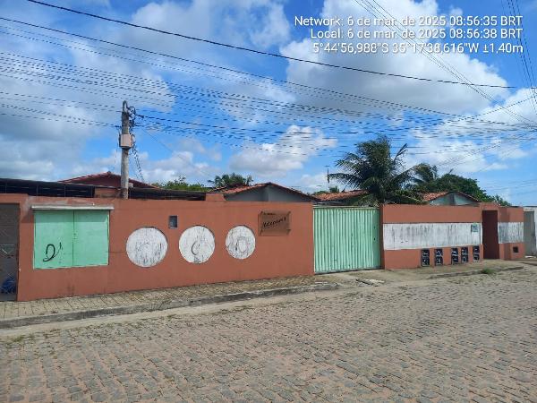 Vende-se em Sao Goncalo Do Amarante-RN  Casa, 48.55 de área privativa, 490.30 de área do terreno,  2_qto(s), varanda, WC, 1_sala(s), cozinha, 1_vaga(s) de garagem.