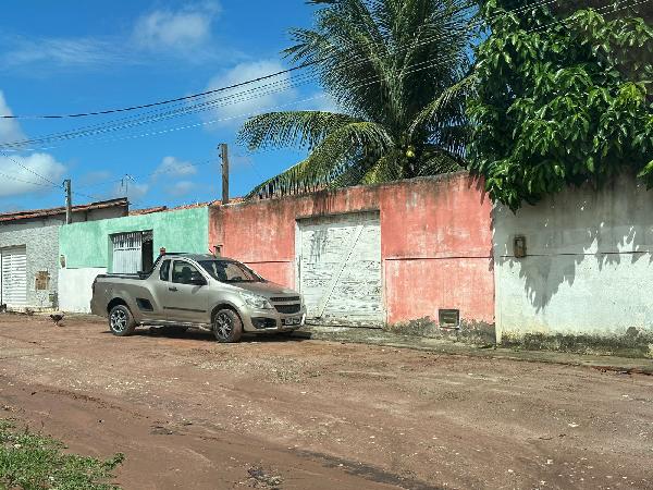 Vende-se em Sao Goncalo Do Amarante-RN  Casa, 56.10 de área privativa, 73.07 de área do terreno,  2_qto(s), varanda, WC, 1_sala(s), cozinha, 1_vaga(s) de garagem.
