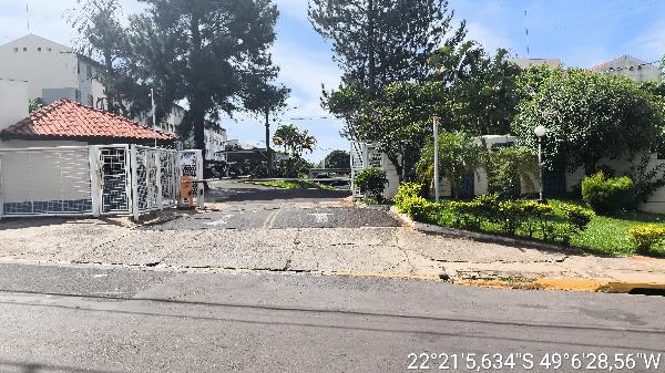 Vende-se em Bauru-SP  apto, 66.00 de área total, 60.20 de área privativa,  3_qto(s), a.serv, WC, 1_sala(s), cozinha, 1_vaga(s) de garagem.