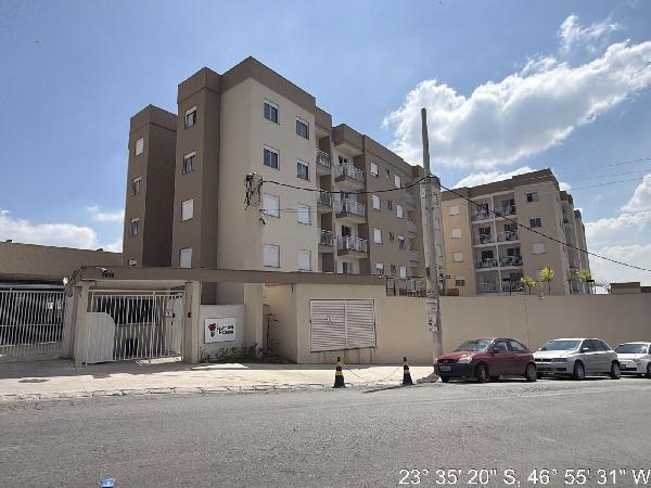 Vende-se em Cotia-SP  apto, 84.57 de área total, 46.90 de área privativa,  2_qto(s), WC, 1_sala(s), cozinha, 1_vaga(s) de garagem.