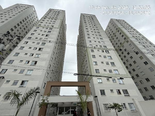 Vende-se em Carapicuiba-SP  apto, 63.18 de área total, 35.02 de área privativa,  2_qto(s), a.serv, WC, 1_sala(s), cozinha, 1_vaga(s) de garagem.
