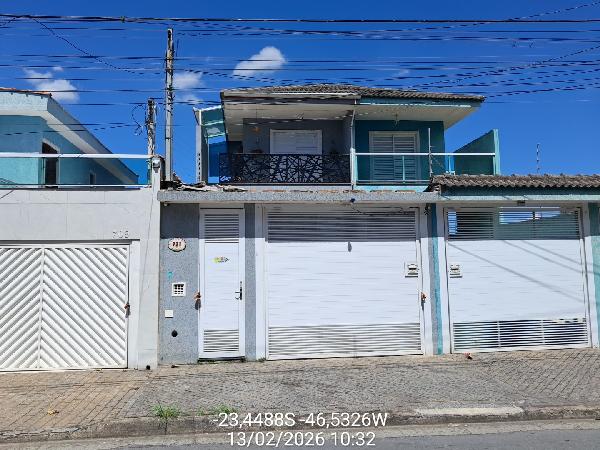 Vende-se em Guarulhos-SP  Casa, 164.00 de área total, 164.00 de área privativa, 125.00 de área do terreno,  3_qto(s), a.serv, WC, 1_sala(s), 1 lavabo(s), cozinha.