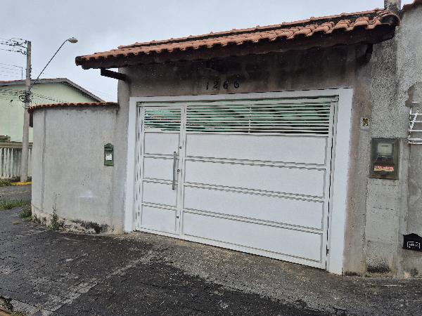 Vende-se em Mogi Das Cruzes-SP  Casa, 102.90 de área total, 102.90 de área privativa, 200.00 de área do terreno,  2_qto(s), a.serv, WC, 1_sala(s), cozinha, 2_vaga(s) de garagem.