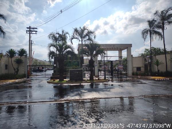 Vende-se em Ribeirao Preto-SP  apto, 80.32 de área total, 41.85 de área privativa,  2_qto(s), a.serv, WC, 1_sala(s), cozinha, 1_vaga(s) de garagem.
