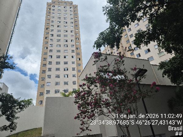 Vende-se em Sao Paulo-SP  apto, 56.81 de área total, 32.75 de área privativa,  2_qto(s), a.serv, WC, 1_sala(s), cozinha.
