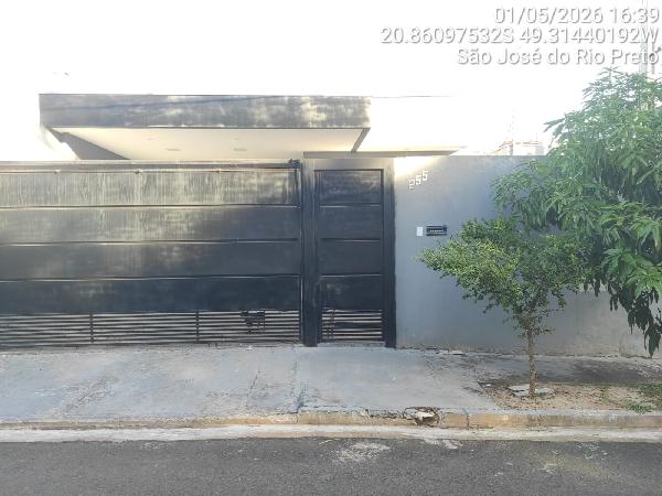 Vende-se em Sao Jose Do Rio Preto-SP  Casa, 130.00 de área total, 112.00 de área privativa, 302.30 de área do terreno.