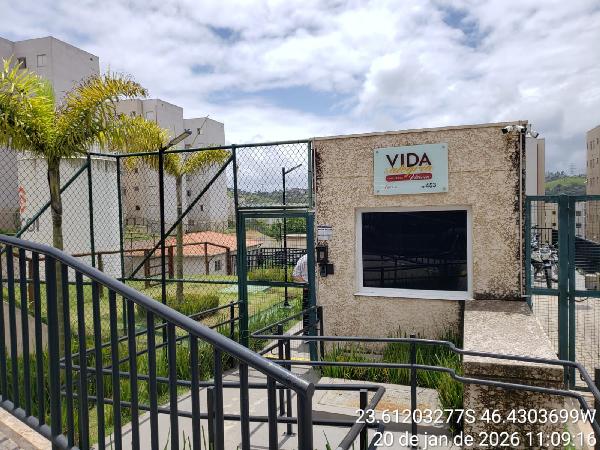 Vende-se em Sao Paulo-SP  apto, 104.91 de área total, 49.58 de área privativa,  2_qto(s), a.serv, WC, 1_sala(s), cozinha.