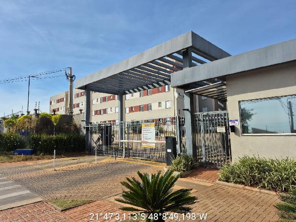 Vende-se em Araraquara-SP  apto, 90.49 de área total, 43.06 de área privativa,  2_qto(s), WC, 1_sala(s), cozinha, 1_vaga(s) de garagem.