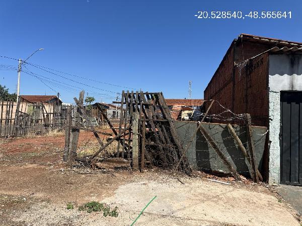 Vende-se em Barretos-SP  Terreno, 176.00 de área do terreno.