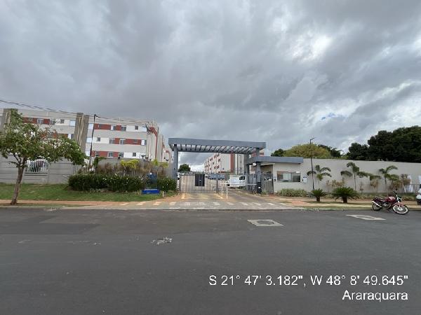 Vende-se em Araraquara-SP  apto, 90.49 de área total, 43.06 de área privativa,  2_qto(s), WC, 1_sala(s), cozinha, 1_vaga(s) de garagem.