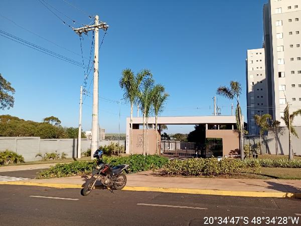 Vende-se em Barretos-SP  apto, 114.92 de área total, 51.95 de área privativa,  2_qto(s), WC, 1_sala(s), cozinha, 1_vaga(s) de garagem.