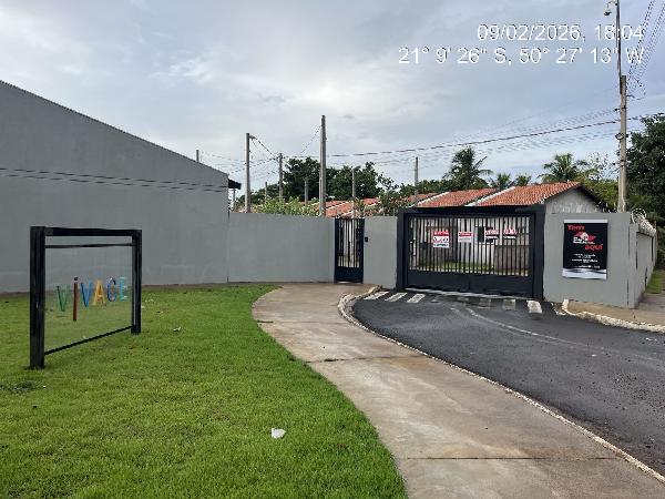 Vende-se em Aracatuba-SP  Casa, 95.59 de área total, 47.00 de área privativa, 99.00 de área do terreno,  2_qto(s), a.serv, WC, 1_sala(s), cozinha, 1_vaga(s) de garagem.