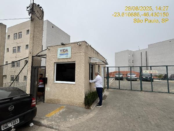 Vende-se em Sao Paulo-SP  apto, 74.18 de área total, 49.58 de área privativa,  2_qto(s), WC, 1_sala(s), cozinha.