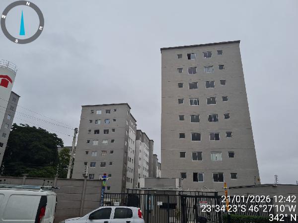 Vende-se em Sao Paulo-SP  apto, 82.82 de área total, 41.56 de área privativa,  2_qto(s), WC, 1_sala(s), cozinha.