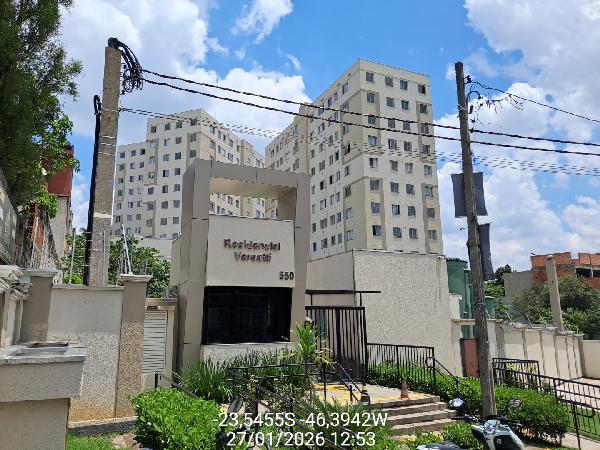 Vende-se em Sao Paulo-SP  apto, 60.27 de área total, 33.90 de área privativa,  2_qto(s), a.serv, WC, 1_sala(s), cozinha.