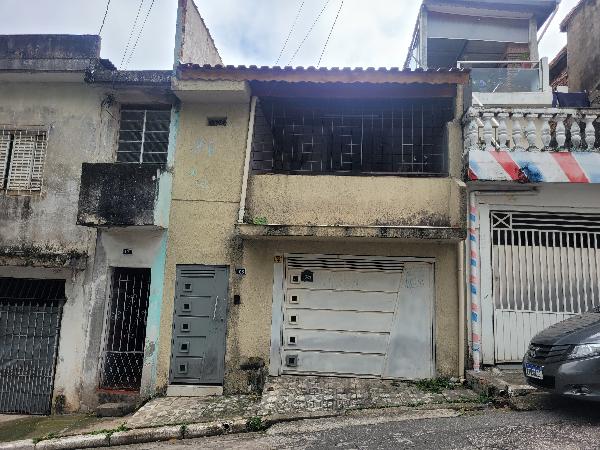 Vende-se em Sao Paulo-SP  Casa, 185.00 de área total, 90.00 de área privativa, 90.00 de área do terreno.