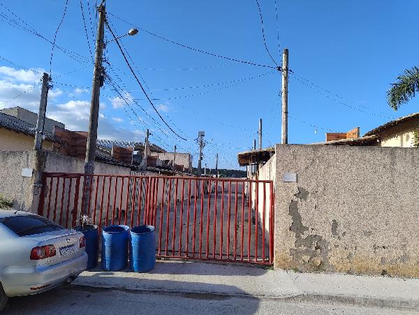 Vende-se em Belford Roxo-RJ  Casa, 52.80 de área total, 41.70 de área privativa, 113.00 de área do terreno,  2_qto(s), a.serv, WC, 1_sala(s), cozinha.