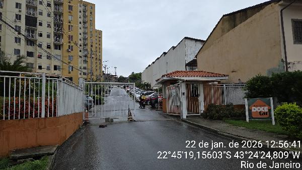 Vende-se em Belford Roxo-RJ  apto, 53.77 de área total, 45.57 de área privativa,  2_qto(s), WC, 1_sala(s), cozinha, 1_vaga(s) de garagem.