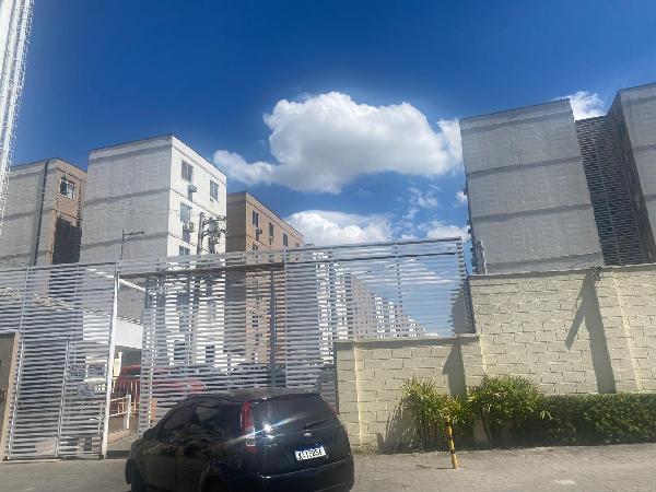 Vende-se em Belford Roxo-RJ  apto, 77.17 de área total, 43.29 de área privativa,  2_qto(s), a.serv, WC, 1_sala(s), cozinha, 1_vaga(s) de garagem.