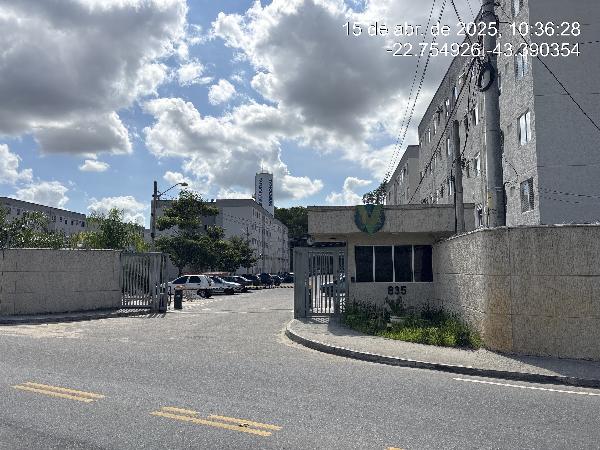 Vende-se em Belford Roxo-RJ  apto, 55.46 de área total, 43.29 de área privativa,  2_qto(s), WC, 1_sala(s), cozinha.