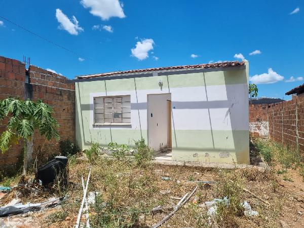 Vende-se em Belo Jardim-PE  Casa, 43.73 de área privativa, 148.20 de área do terreno,  2_qto(s), a.serv, WC, 1_sala(s), cozinha, 1_vaga(s) de garagem.
