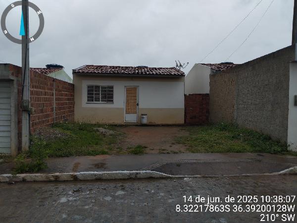 Vende-se em Belo Jardim-PE  Casa, 46.30 de área total, 46.30 de área privativa, 148.20 de área do terreno,  2_qto(s), a.serv, 1_sala(s), cozinha.