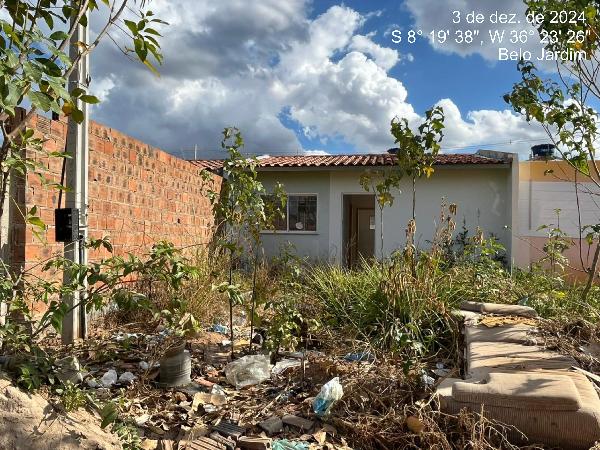 Vende-se em Belo Jardim-PE  Casa, 50.18 de área privativa, 125.02 de área do terreno,  2_qto(s), a.serv, WC, 1_sala(s), cozinha, 1_vaga(s) de garagem.