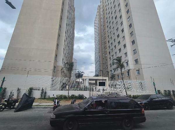 Vende-se em Sao Paulo-SP  apto, 41.69 de área total, 32.48 de área privativa,  2_qto(s), WC, 1_sala(s), cozinha.