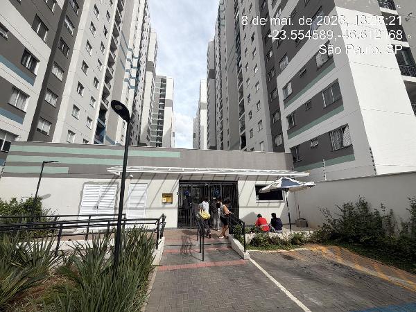 Vende-se em Sao Paulo-SP  apto, 56.93 de área total, 40.13 de área privativa,  2_qto(s), a.serv, WC, 1_sala(s), cozinha.