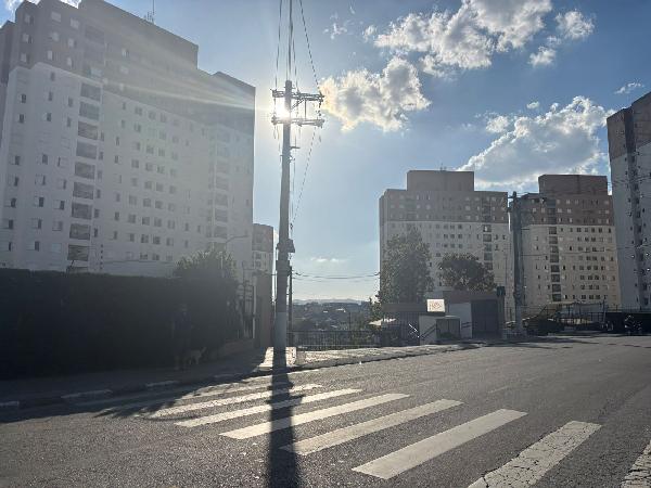 Vende-se em Carapicuiba-SP  apto, 138.95 de área total, 66.07 de área privativa,  3_qto(s), a.serv, WC, 1_sala(s), cozinha, 1_vaga(s) de garagem.