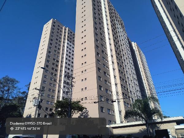 Vende-se em Diadema-SP  apto, 85.99 de área total, 45.07 de área privativa,  2_qto(s), WC, 1_sala(s), cozinha, 1_vaga(s) de garagem.