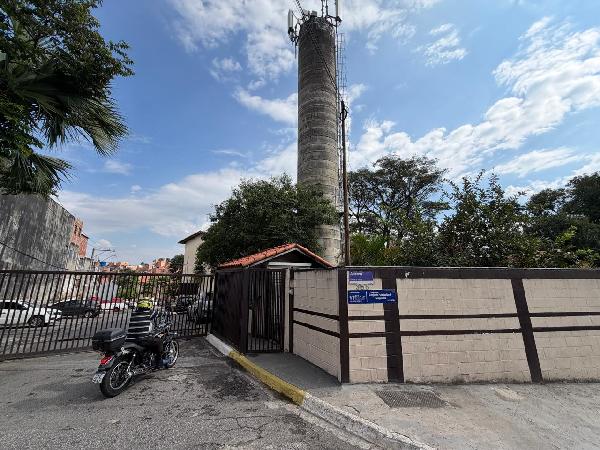 Vende-se em Carapicuiba-SP  apto, 51.11 de área total, 46.85 de área privativa,  2_qto(s), a.serv, WC, 1_sala(s), cozinha, 1_vaga(s) de garagem.