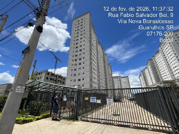 Vende-se em Guarulhos-SP  apto, 52.71 de área total, 42.09 de área privativa, 0.00 de área do terreno.