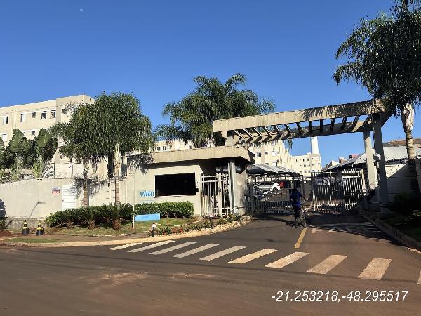 Vende-se em Jaboticabal-SP  apto, 88.87 de área total, 43.06 de área privativa,  2_qto(s), a.serv, WC, 1_sala(s), cozinha, 1_vaga(s) de garagem.