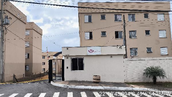 Vende-se em Bauru-SP  apto, 50.85 de área total, 46.19 de área privativa,  2_qto(s), WC, 1_sala(s), cozinha, 1_vaga(s) de garagem.