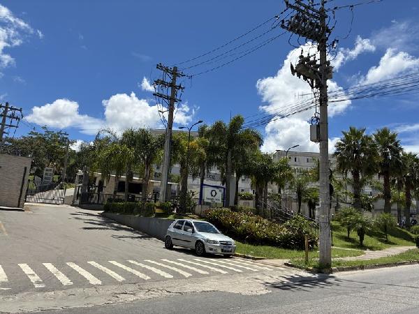 Vende-se em Guarulhos-SP  apto, 46.96 de área total, 40.32 de área privativa,  2_qto(s), WC, 1_sala(s), cozinha, 1_vaga(s) de garagem.