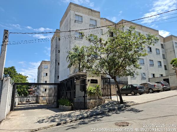 Vende-se em Guarulhos-SP  apto, 50.00 de área total, 41.45 de área privativa,  2_qto(s), WC, 1_sala(s), cozinha, 1_vaga(s) de garagem.