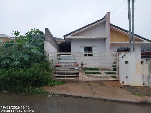 Vende-se em Cotia-SP  Casa, 98.12 de área total, 56.52 de área privativa, 125.00 de área do terreno, 2_vaga(s) de garagem.