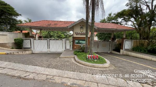 Vende-se em Cotia-SP  Casa, 336.35 de área total, 160.68 de área privativa, 336.36 de área do terreno,  3_qto(s), a.serv, WC, 2_sala(s), 1 lavabo(s), cozinha, Terraco, 2_vaga(s) de garagem.